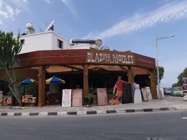 Serenity Corner Pafos Exterior foto