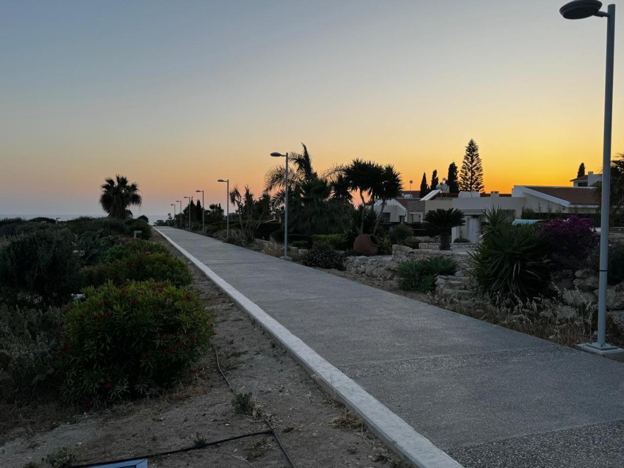 Serenity Corner Pafos Exterior foto